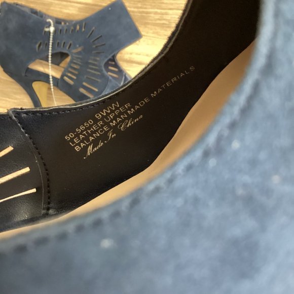 NWOB Bella-Vita Blue Suede Leather Heeled Cutout Booties - Size 9WW - Picture 7 of 7